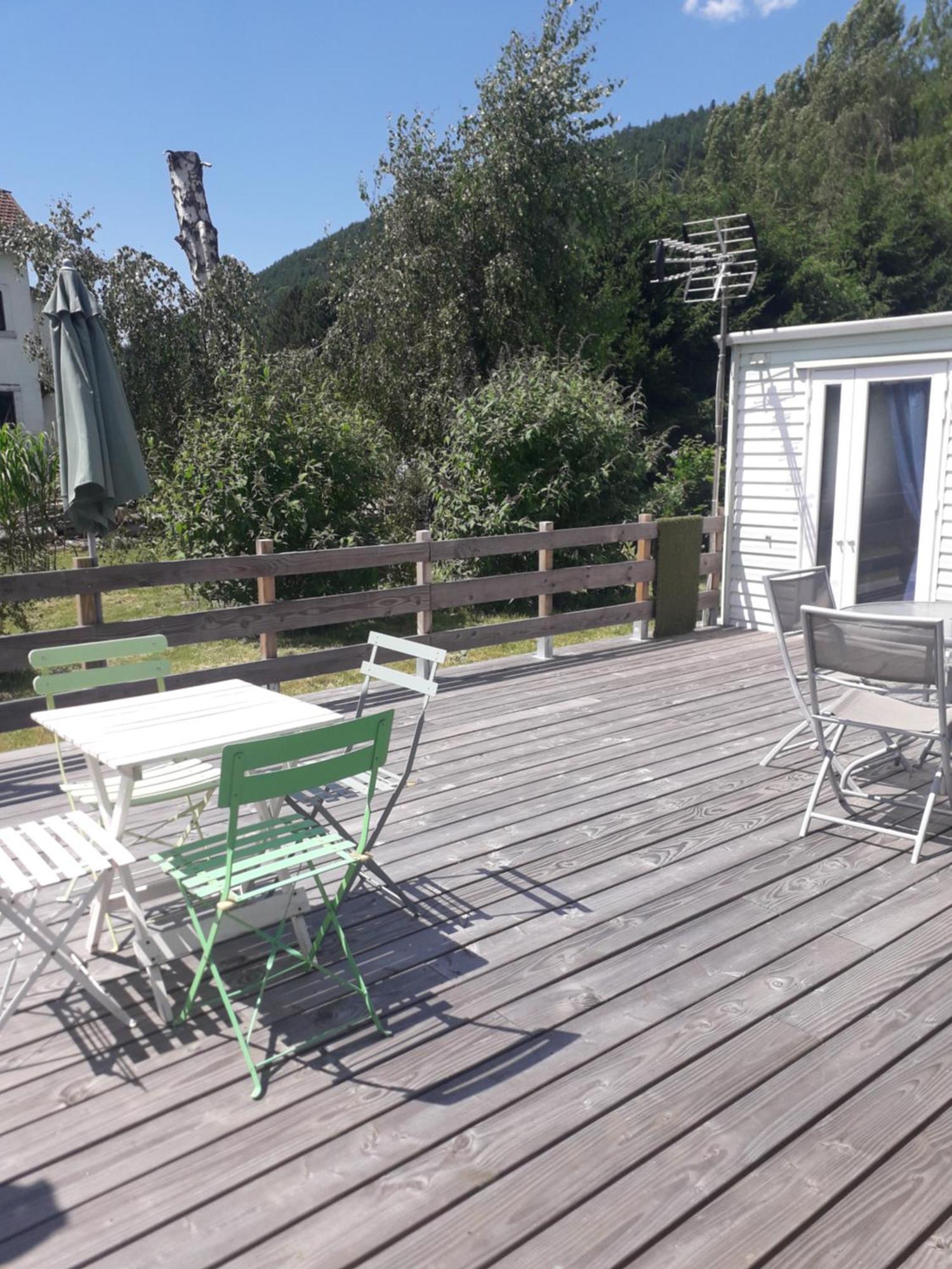 Gites, Les Jonquilles, Le Sagard Et Bungalow Les Brimbelles, Nature Et Detente La Houssiere Buitenkant foto